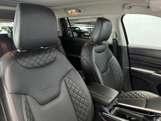 Chrysler JEEP 17