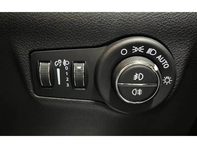 Chrysler JEEP 32
