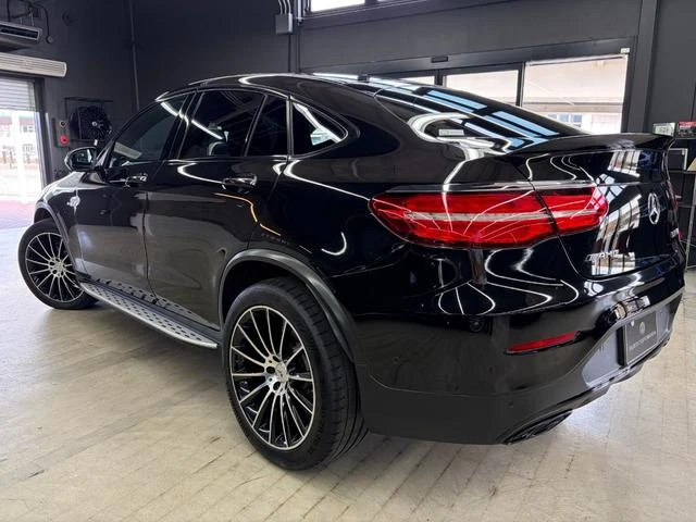MERCEDES AMG GLC 9