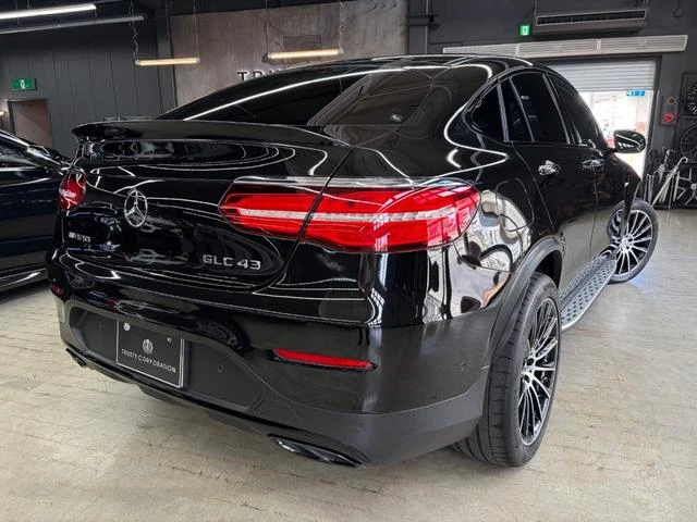 MERCEDES AMG GLC 12