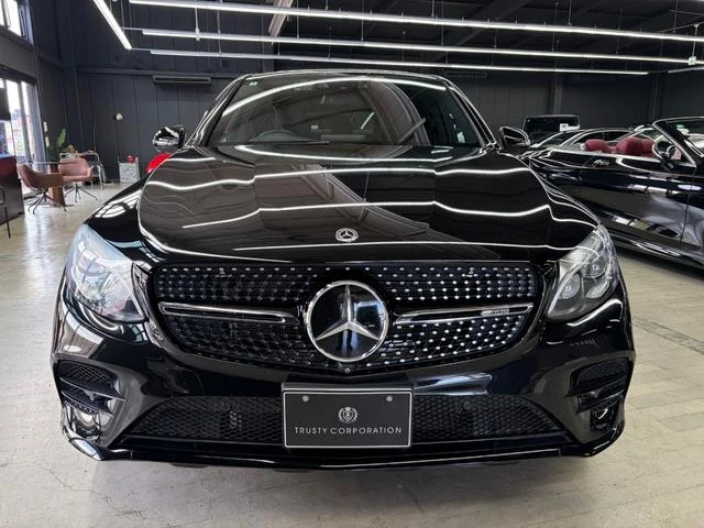 MERCEDES AMG GLC 5