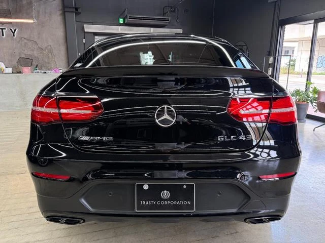 MERCEDES AMG GLC 11