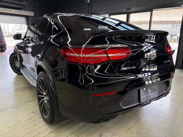 MERCEDES AMG GLC 10