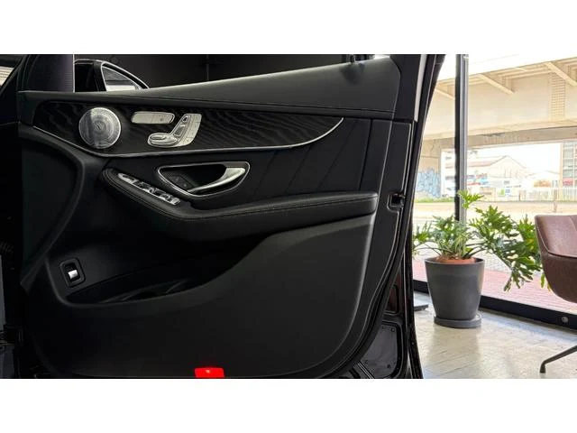 MERCEDES AMG GLC 33