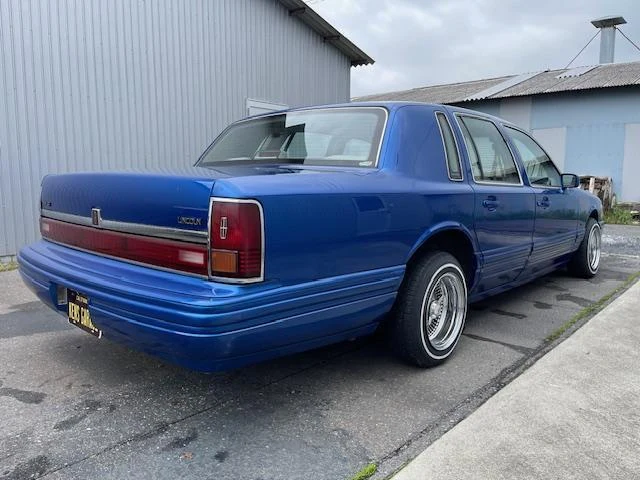 Lincoln TOWNCAR 23