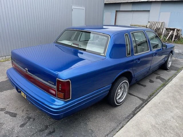 Lincoln TOWNCAR 6