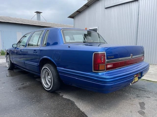 Lincoln TOWNCAR 25