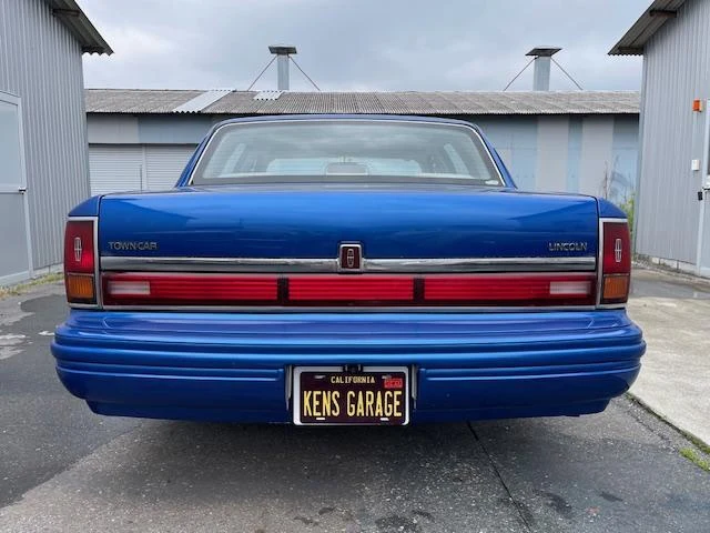 Lincoln TOWNCAR 24