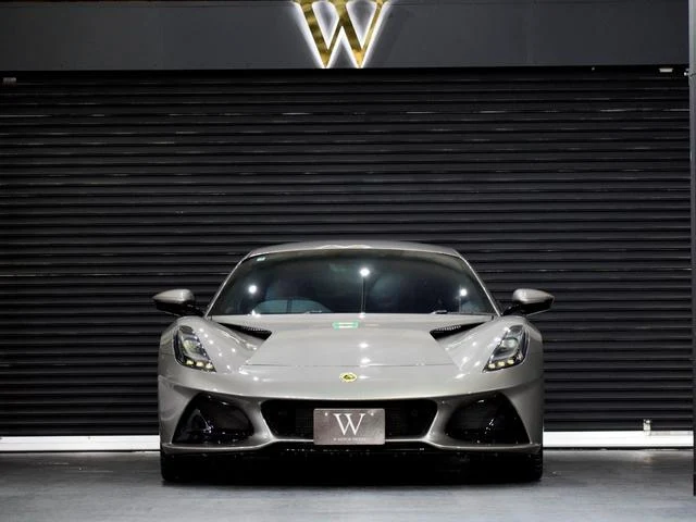 Lotus EMIRA 8