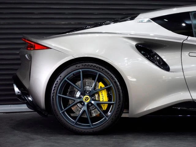 Lotus EMIRA 21