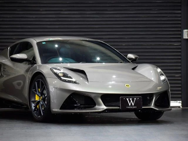 Lotus EMIRA 19