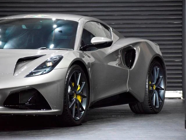 Lotus EMIRA 3