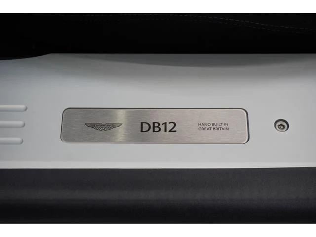 Aston Martin DB12 41