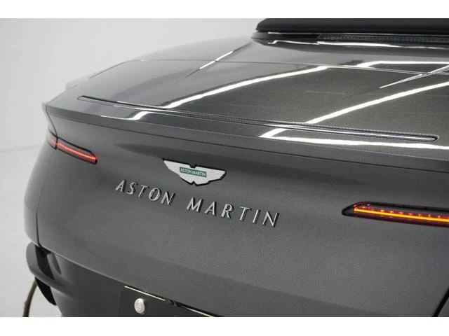 Aston Martin DB12 59