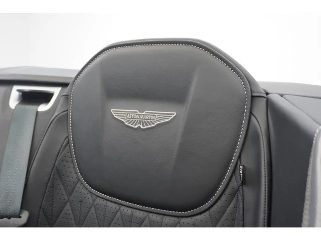 Aston Martin DB12 40