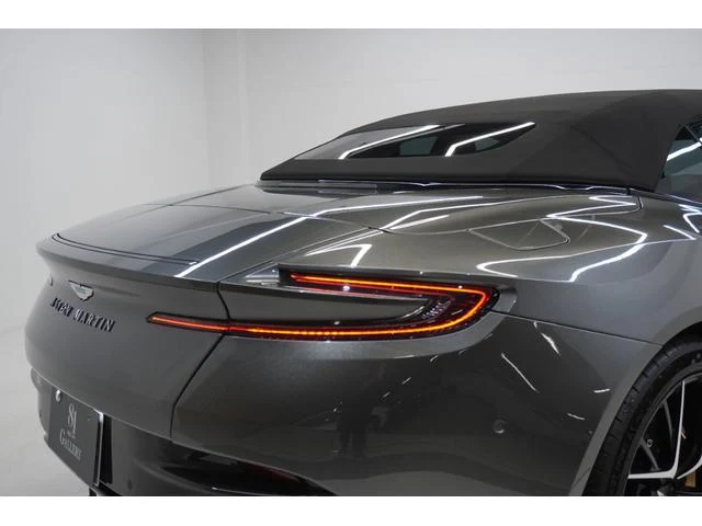 Aston Martin DB12 65