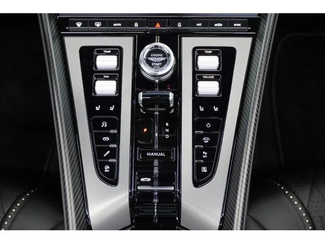 Aston Martin DB12 53