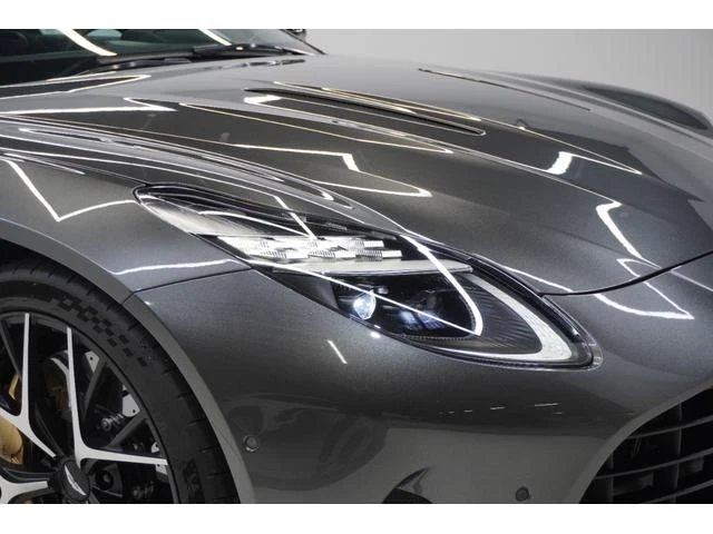 Aston Martin DB12 69