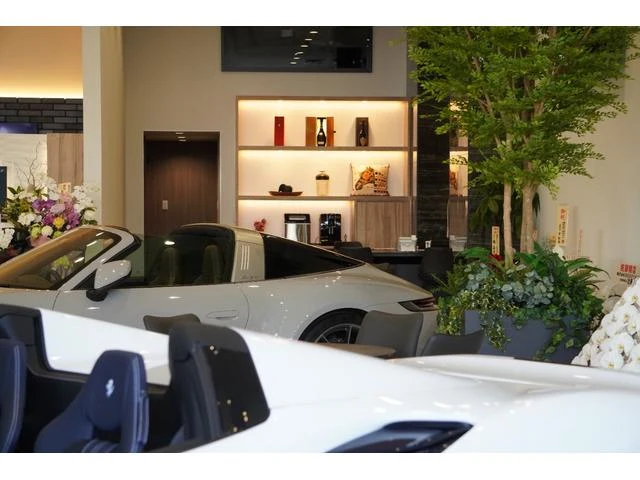Aston Martin DB12 75