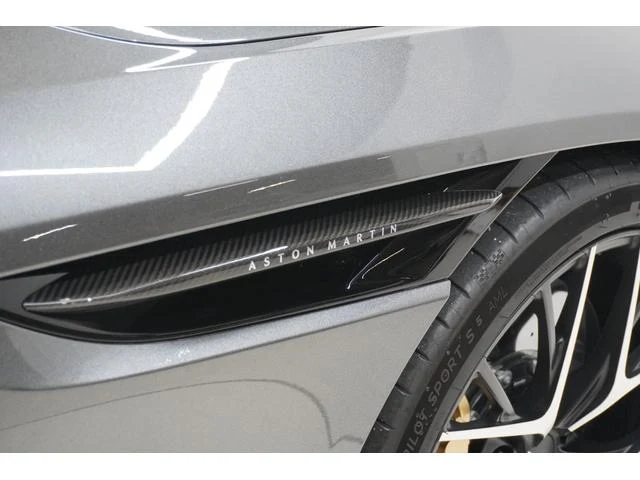 Aston Martin DB12 58