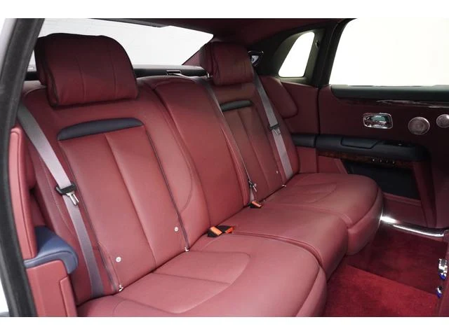 Rolls-Royce GHOST 64