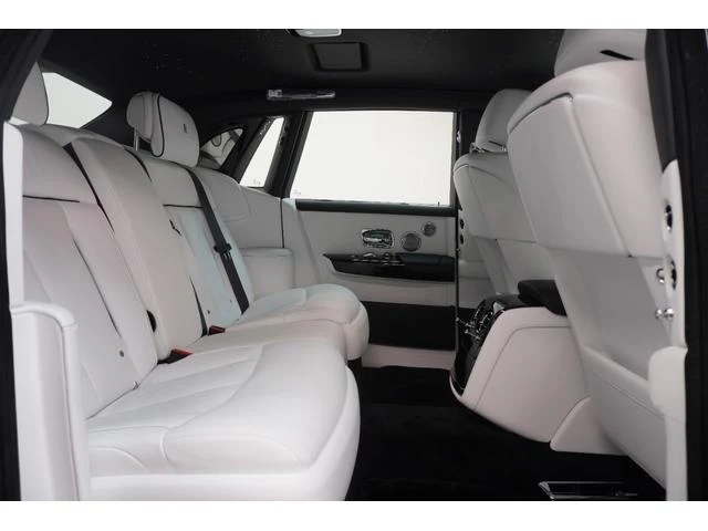 Rolls-Royce PHANTOM 60