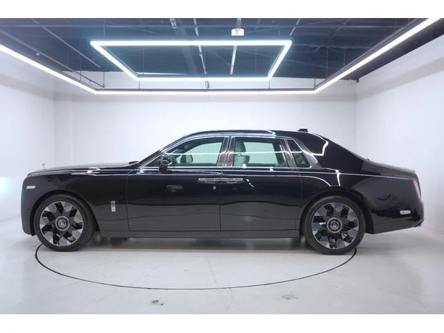 Rolls-Royce PHANTOM 8