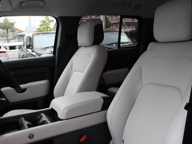 Land Rover DEFENDER 14