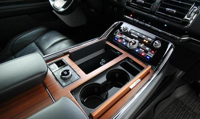 Lincoln NAVIGATOR 29