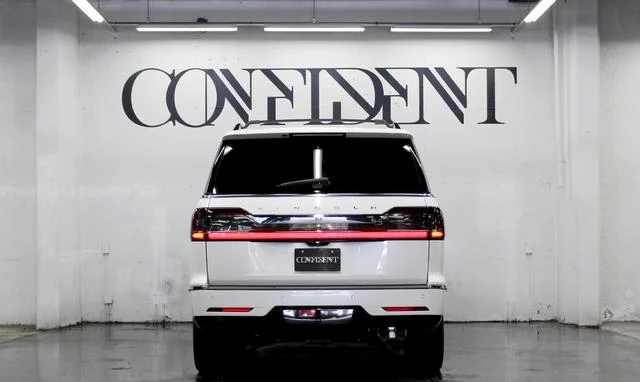 Lincoln NAVIGATOR 9