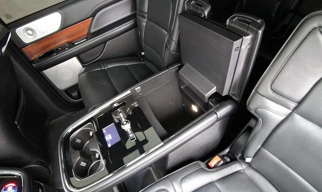 Lincoln NAVIGATOR 37