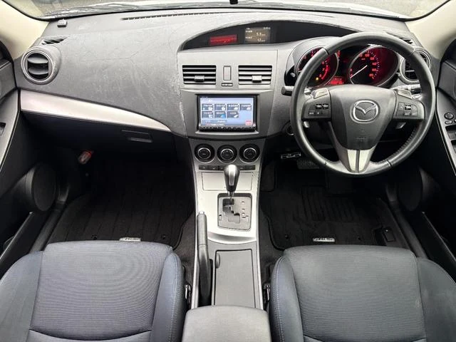 Mazda AXELA 5