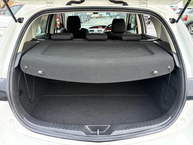 Mazda AXELA 39
