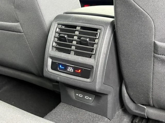 Volkswagen GOLF 48
