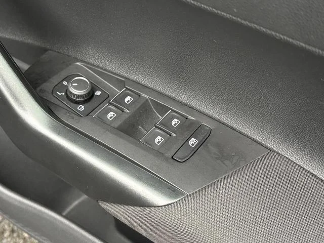 Volkswagen POLO 18