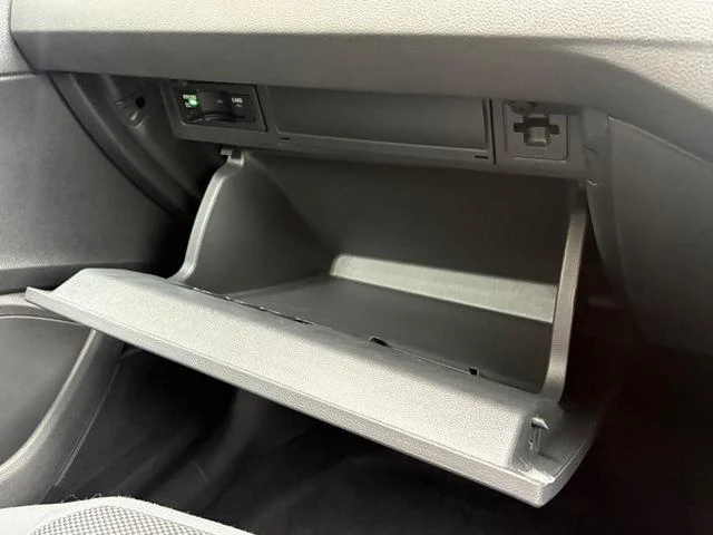 Volkswagen POLO 43