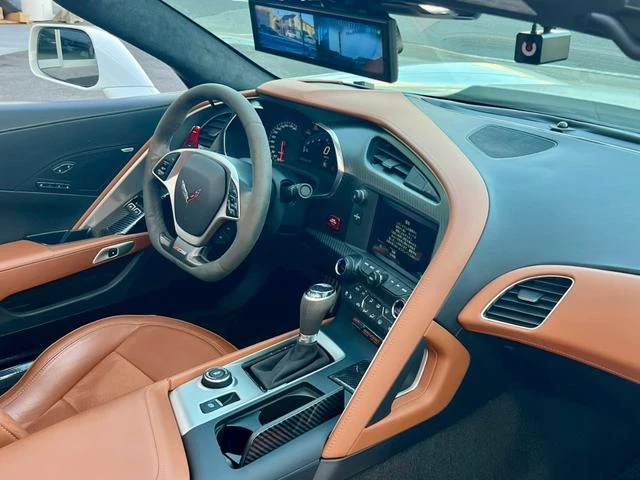 Chevrolet CORVETTE 28