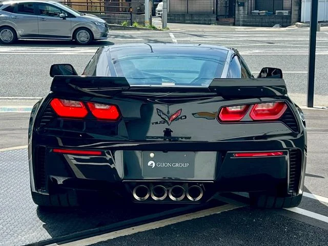 Chevrolet CORVETTE 8