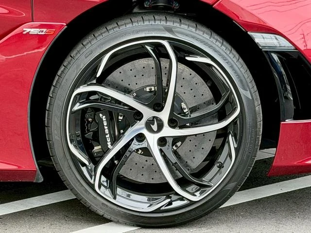 McLaren 750S 53