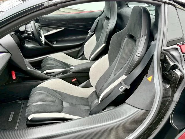 McLaren 750S 26