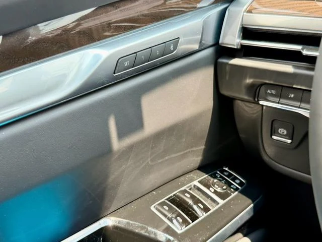 Cadillac ESCALADE 62