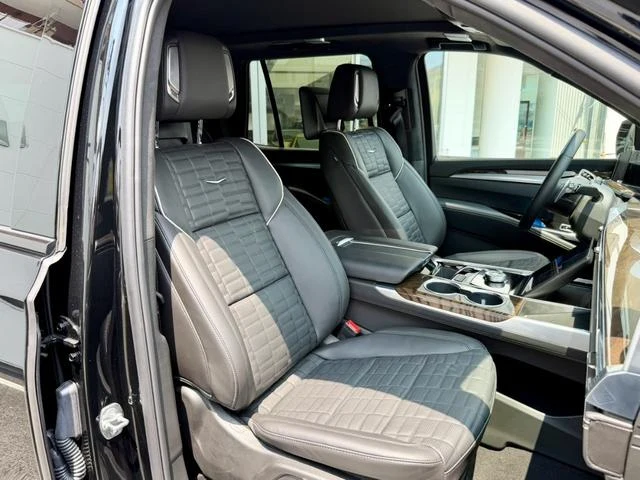 Cadillac ESCALADE 24