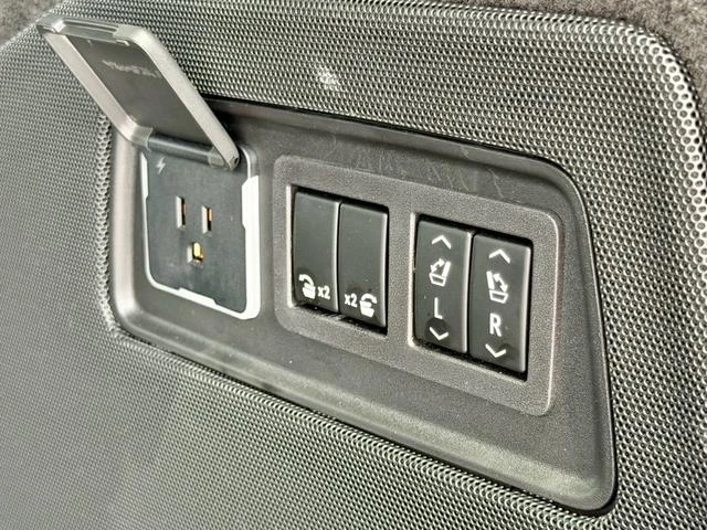Cadillac ESCALADE 34