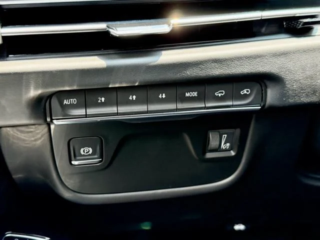 Cadillac ESCALADE 61