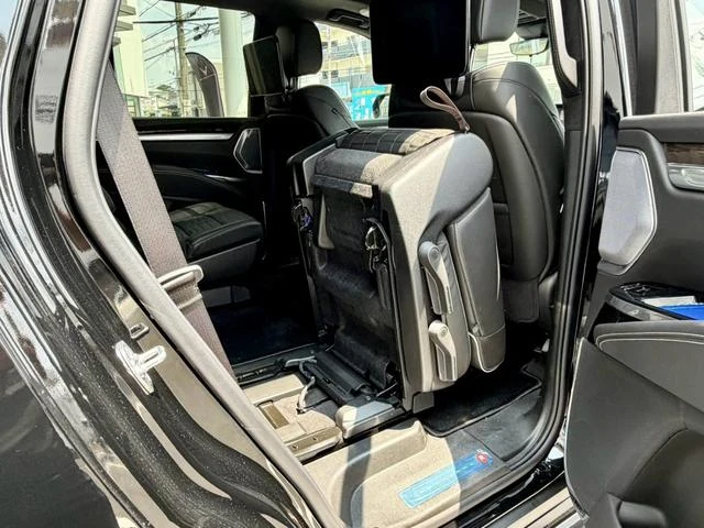 Cadillac ESCALADE 28