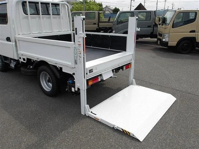 Mitsubishi Fuso CANTER 19