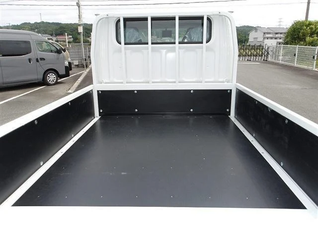 Mitsubishi Fuso CANTER 18
