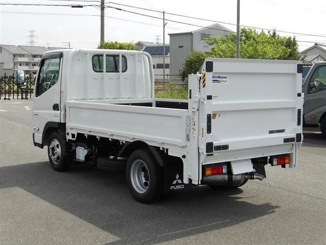 Mitsubishi Fuso CANTER 4