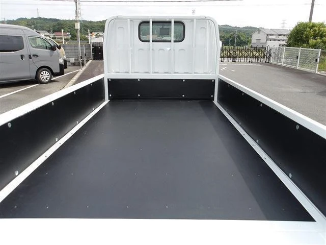 Mitsubishi Fuso CANTER 19