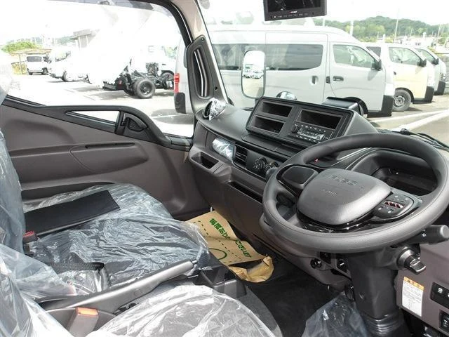 Mitsubishi Fuso CANTER 12